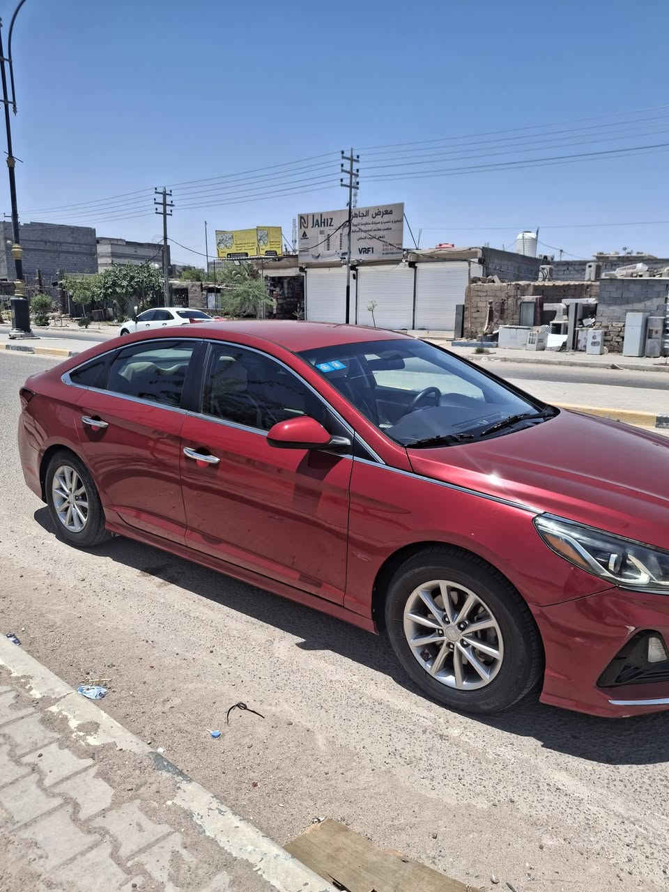 سلام عليكم سوناتا ٢٠١٨ وارد امريكي 
ضررها بسيط كلش جاملغ ايمن وبنيد بدون دواخل بدون اي شي السيارة بأسمي اريد تحويل بدون تحويل رجاءا لا تتصل السنوية لحد ٢٠٣١ والهزة بعدها مامخلصه 
  محرك وكير ومكيف تمام والحدادية ممتازة السيارة جاهزة ان شاءالله 
السعر ١٣٠ وبيها مجال بسيط
***********
***********

