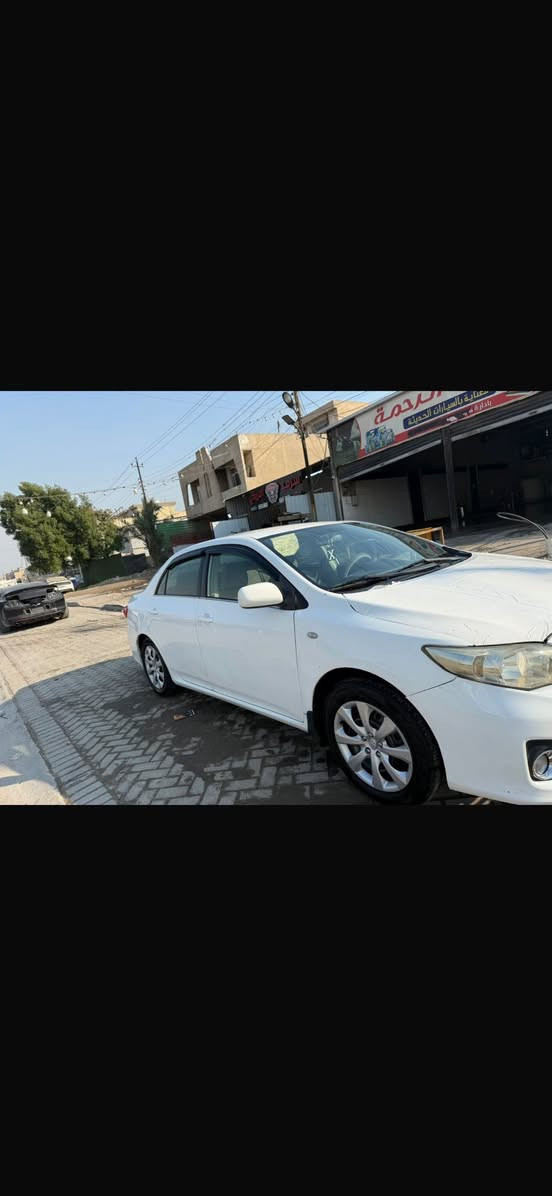 السلام عليكم 
كورلا خليجي 2011 بيها 3 قطع بس اني ابيع حزام 
السيارة نظيفه وخير من الله 
السعر 108 وبيها مجال بسيط 
رقم بغداد الجديد 
مكان السيارة بغداد حي الجامعة 
الرقم ***********
