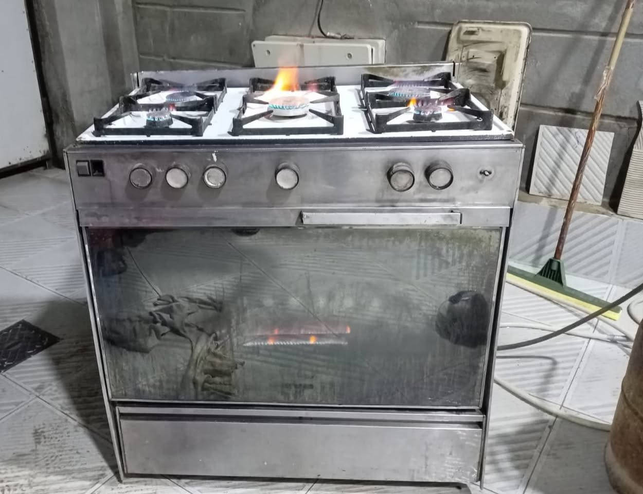 للبيع طباخ عشتار 80الف ديوانيه حي الجامعه رقم الهاتف ***********
