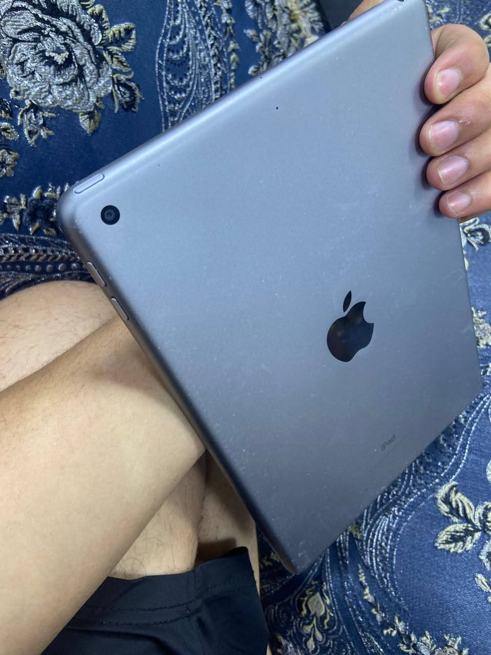 السلام عليكم ايباد الجيل الخامس كلشي ينزل 
كلة شغال وشرط الفحص كل التطبيقات تفتح علي 
السعر : ٨٥ الف وبي مجال 
مكاني بغداد حي اور بالقرب من سيكال 
رقمي : *********** متواجد اتصال واتساب فقط 
ذاكرة : 32
