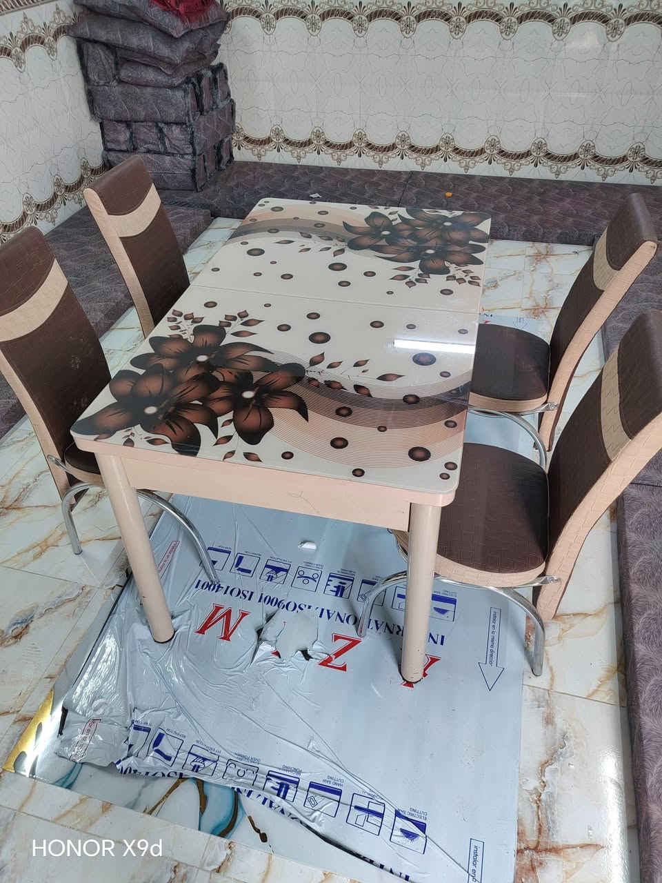 ميز طعام مع 4 كراسي مابي عيب السعر 55 وبي مجال *********** مكاني كركوك حي الحجاج
