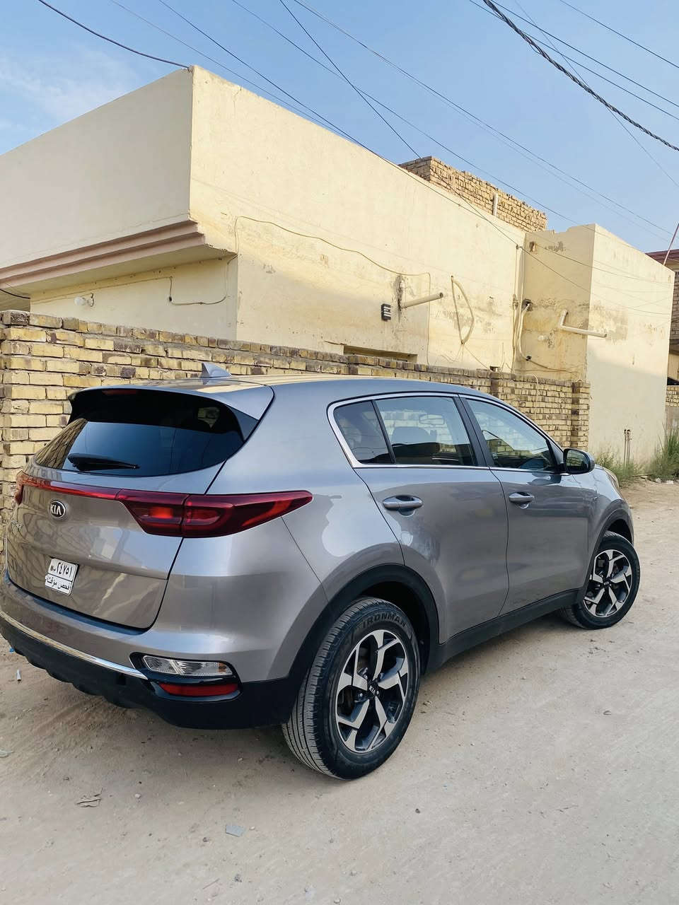 السلام عليكم كيا سبورتج 2022 بدون رقم LX ماشية 64 حادث موضح بالصور مراوس براف فور 
170$ مكاني بابل
***********
