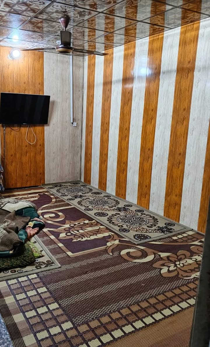 السلام عليكم بيت للبيع سبع قصور مقابل شارع ابو احمد مجاور حسنيه صدر الاخلاق مقابيلها الفرع كافة خدمات بي متوفر ماء مجاري كهرباء جديدة تبليط  مساحه 100 متر  الوجهيه(5) والنزال (20)بيت عكاده بناء قديم  ناصي على شارع يحتاجله ترميم أو تفليش حسب رئيكم  طابو زراعي سند 25 السعر 25 بي مجال الشراء فقط الاستفسار ***********يوجد واتساب رجائن معلومات كامله تخص
الببت
