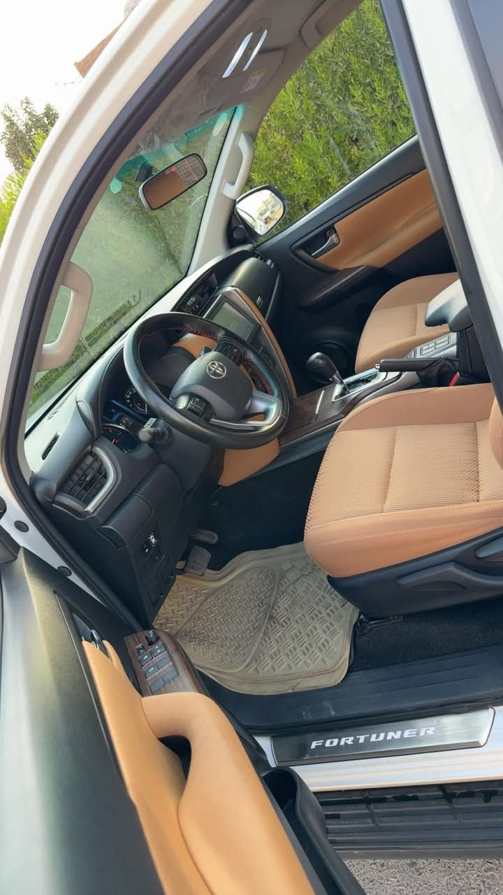 فۆرچنر ٢٠٢٣
٤٥ هەزار ڕۆشتوە 
گێڕ و مەکینە ی لەسەر دەقی شەریکە ماوەتەوە 
هەموو گیانی بەشەرت 
 
بۆ نرخ  تیل بکەن
***********
