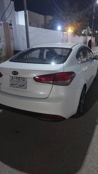 كيا سيراتو ١٧ خليجي كفاله من كل ضربه بس بيه بارد مكانين ...سياره برغي ...