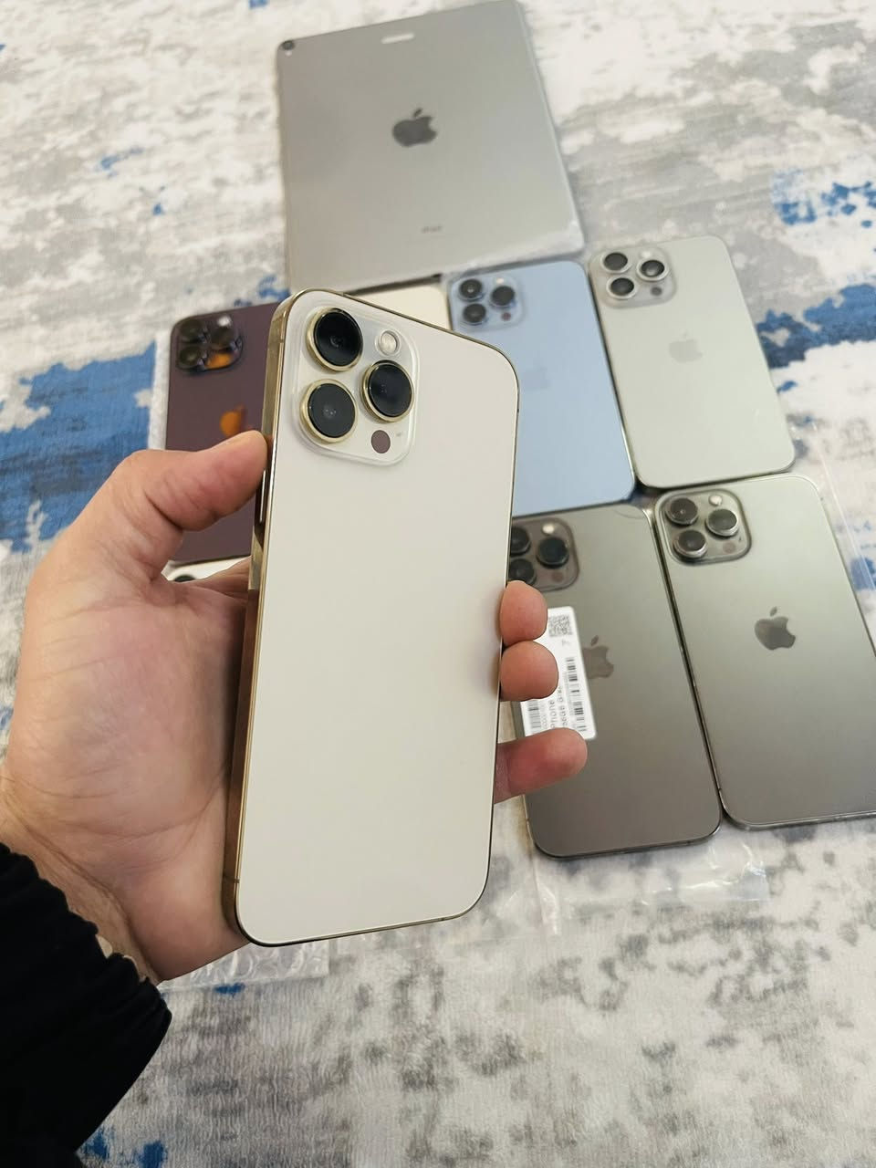 سلام علیکم اخوان
بطاریات کلە ٨٥ فوک لحد ٨٩ بلادی 
کلە ابسعر الجملە 
١٣ بروماکس  ١٢٨ کبس 
١٣ بروماکس ٢٥٦ عندە مسج  مالشرکە 
١٣ بروماکس مبدل شاشە Gx  مطابق اصلی 
١٤ بروماکس مبدل شاشە  ٢٥٦ سعرە جوە کلسوک 
١٥ بروماکس ٢٥٦ خطین مبدل شاشە سعرە جوە سعر الشرکە 

معە احتراماتی لجمیع طفاصیل کامل مکتوب اقرە  
عندی طوصیل بس فلوسە موقدمە

***********. واتساب
