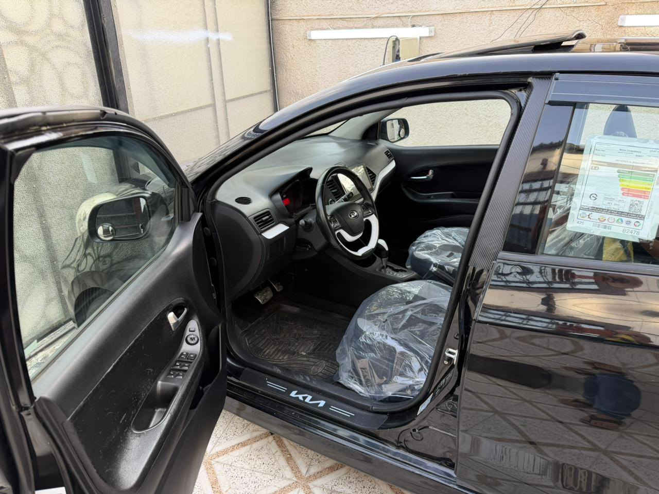 ت السلام عليكم بيكانتو خليجيه للبيع محرك 4 سلندر 1400 فول مواصفات بصمه فتحه داخل جلد يدات نيكل اشاره بالمرايه مري شفط شاشه كامره حساس خلفي بلادي ويل 15 لد امامي خلفي سياره اقتصاديه  وجاهز مابيه كل نقص تبريده ثلج كير محرك مكفولات رقم اربيل سنويه منتهيه صاحبه عربي ساكن اربيل تحويل مضمون السعر 80 ورقه بيه مجال للشراي مكاني حي الجامعه ***********////***********

