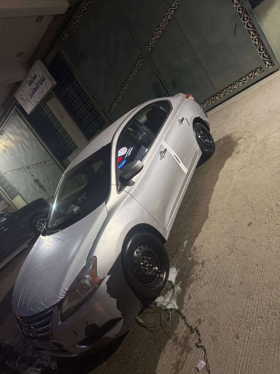 سلام عليكم نيسان سنترا ٢٠١٥ حادثها حوض ومسحوب بدون كص وحار بدون صبغ بيها بارد وبيها خربطة بلنمر دعاميات يرادلهم صبغ مكشرات مكينة مكفولة بسمي سيارة صدر نضيف تايرات نضيفه *********** مكاني كرادة سعرها ٨٠
