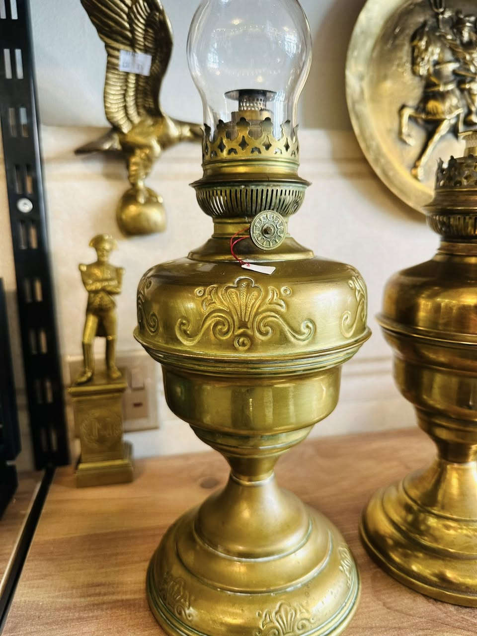 3 فانوس انكليزي نحاس نظافه تامة
*********** واتساب المحل في السليمانية يوجد توصيل
