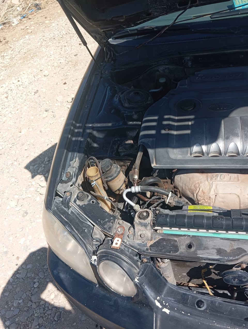 السلام عليكم
سياره اوبتيما 2004 
رقمها نجف مشروع وطني بسمي تحوله ثاني يوم مصفره من كلشي رقمها انكليزي مميز
كير ومحرك مكفولات من تنقيص وتبخير 
كهربائيات كله تشتغل
الحداديه 70٪
التايرات زوج جديد وزوج نصف عمر 
بيه منضومت زنون
الكشر شوف العين 
مكاني واسط  الدجيلي و قضاء الحي 
*********** واتساب تواصل موجود
