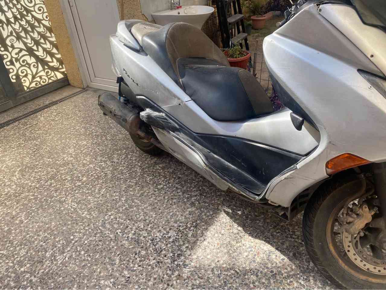 فورزا 010 
كفراته تقريبا 40 بالميه 
تايرات خلفي امامي جديد دسكات جديد
قايش وكلجات مصارله تلث اشهر مبدل
اويل بم جديد
حماوه على نص مي راديتر محلول 
مكينه مكفوله مابيه اي شي 
دبلات امامي يحتاجله
وجويتر يخربط مرات بشلعه يعني يحتاجله تبديل 
واني مالي خلك اودي واجيب صراحه 
بس بيه ملاحضات فقط يحتاجله ترتيب ترجع احسن من قبل 
عنوان بغداد الغزاليه بغداد, العراق


**إذا كنت صاحب هذا الإعلان وتريد حذفه لأي سبب، رجاءا أرسل رسالة إلى الدعم الفني**