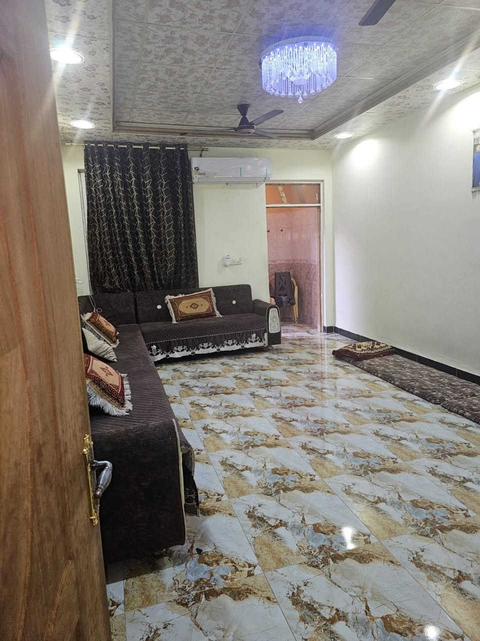 🌹🌹على بركة الله🌹🌹

⭕️تسلسل : 1014 
🟢 دار للبيع يرهم استثمار..الطابق الأول معزول عن الطابق الثاني بدرج خارجي ..
🟢 العنوان: في الفلوجة حي المعتصم قرب تقاطع هشام محمد 
📍المساحة بالسند : ١٣٤ متر
📍المساحة واقع الحال: ١٥٠ متر
📍الوجه : ٧،٥ م ونزال: ٢٠ م
📍 شارع : ١٠م
📍طابو صرف سند
📍بناء طابوق ٢٠١٩

🟢مشيدات الدار للطابق الاول
غرفتين نوم  ومطبخ وصالة واستقبال وصحيات وحمام ومنور
🟢مشيدات الطابق الثاني
اربعة غرف نوم وصالة وصحيات

🟢سعر البيع : ١٣٠ مليون دينار 

🟢مكتب دجلة الهندسي للعقارات حي الجولان قرب صناعة الجولان للسيارات مجاور سوبر ماركت الهلال
للاستفسار  الاتصال
‏‭٠٧٥٠ ٦١٤ ٦١٩٠‬
‏‭+٩٦٤ ٧٨٢ ٩١٧ ٤٧٠٨
