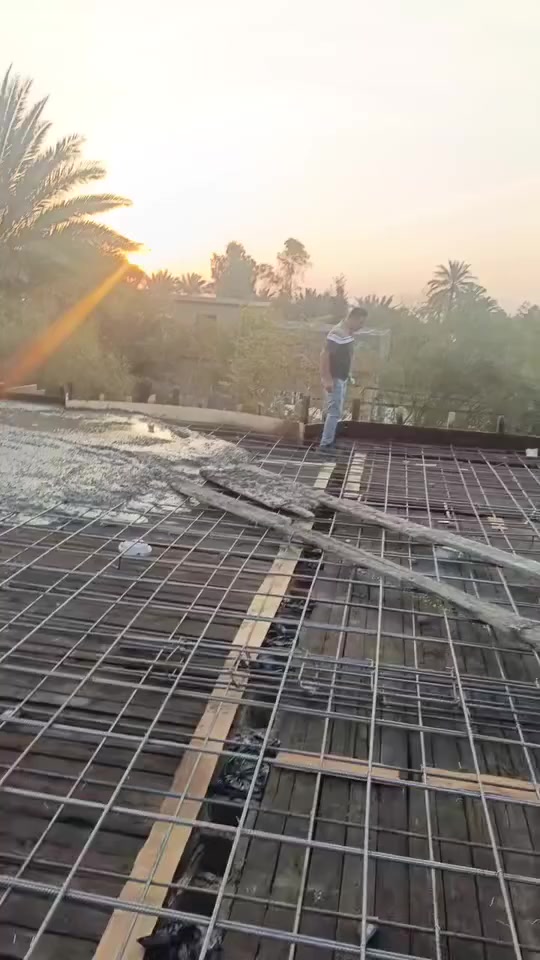 # شركه بسم الله
يعلن عن عروض بناء تسليم المفتاح المميزه لسنة 2026
تسليم مفتاح 100متر طابق واحد ب 37 مليون فقط
تسليم مفتاح 100متر طابقين 63 مليون فقط
تسليم مفتاح 150متر طابق واحد 53مليون فقط
تسليم مفتاح 150متر طابقين 85 مليون فقط
تسليم مفتاح 200متر طابق واحد 66 مليون فقط
تسليم مفتاح 200متر طابقين 99مليون فقط
وبمواصفات هندسيه مطابقة للمواصفات الفنيه
وباحدث التصاميم الداخليه والخارجية
المواصفات:-
1- تسوية وتعديل الموقع وفرش طبقه من السبيس لا تقل عن 20سم مع الرش والحدل. 
2- مكافحة الإرضة برش المبيدات من النوع الجيد
3- الاساس حصيري لل100متر وشريطي للمساحه الاكبر
وعرض الاساس للطابقين 80سم والطابق الواحد 60سم
والتسليح بالحديد الناجح مختبريا باقطار 12و16ملم
مع عزل الاسس ضد الرطوبه بالعوازل الجيدة
4- التجعيب بالطابوق الجمهوري ومونة الاسمنت المقاوم الاملاح
5- صب الباتلو 10سم مع إضافة مواد مضافة لتقليل النفاذية
6- البناء بالطابوق الجمهوري ومونة الاسمنت وبارتفاع 3.2متر وكذلك البيتونة والستائر
7- صب السقوف بالكونكريت الجيد مع التسليح بالحديد الناجح بالفحص باستخدام حديد قطر 12ملم و16ملم وحسب التصاميم الإنشائية
8- إنهاء الجدران الداخليه بالجص والبورك والستائر 
9- المطابخ والحمامات سيراميك هندي او إيراني درجه اولى
10-الكهربائيات بوري اردني أو سعودي وتصاميم انارة حديقه
11- تأسيس شبكة ماء ومجاري نوع مصري سمارت أو الامل الشريف مع تركيب كافة الملحقات الصحيه والخلاطات بانواع تركي أو ايراني درجه أولى
12- الأرضيات سيراميك أو بورسلين أو كاشي عراقي نوع جيد مع صب الأرضية قبل التطبيق 
13- تجهيز وتركيب خزان سعة الف لتر ومفرغات للحمامات والمطبخ من النوع الجيد
14- السطوح فرشي  مع عزلها بالعوازل الحديثة ضد الرطوبة
15-الابواب من النوع التركي الجيد 
16-الشبابيك وابواب الحمامات بي في سي مع حماية الشبابيك بكتائب حديد
وهناك مواصفات عديدة لم يتم ذكرها
جميع الأعمال من تنفيذ كوادر فنية محترفة وتحت اشراف مهندسين ذو خبرة وكفاءة عالية
للاستفسار مراسلة الصفحه
***********📞
***********📞
