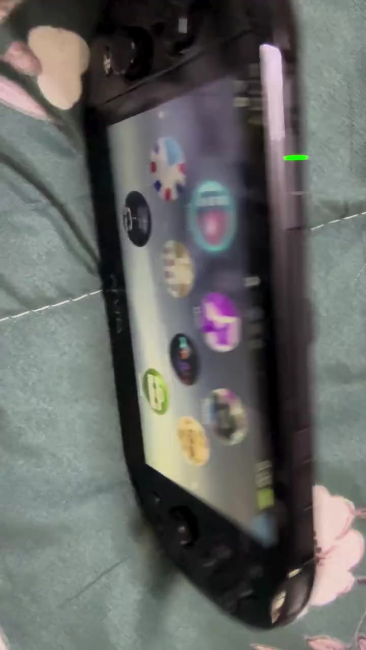 بلي شتيشن فيتا للبيع ب٢٠٠ جديد


**إذا كنت صاحب هذا الإعلان وتريد حذفه لأي سبب، رجاءا أرسل رسالة إلى الدعم الفني**