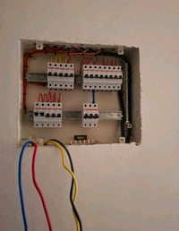 أقدم خدمات تأسيس وأعمال الكهرباء بشكل احترافي. أقوم بالتركيبات والتصلي...