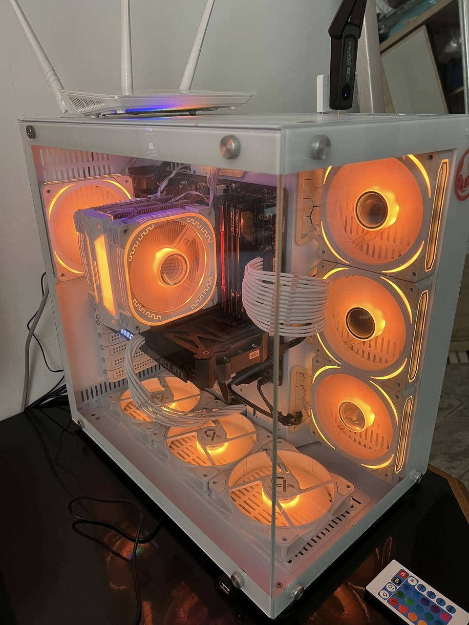 السلام عليكم
حاسبه للبيع بواصفات عاليه 
وشكل خرافي 
معالج R5 5600XT
كارت شاشه RTX3060 GB12
رامات عدد 4 حجم 23 GB
حارد دسك SSD T2 +. 1TB HDD
فانات RGB عدد 9 
شاشه حجم 25 من كيكه بايت بتردد 200 هرتز
كرسي ابض كيمنك كلش حلو 
كيبورد ميكانيكي احترافي 
ماوس كيمنك 
مايك احترافي محيطي واير لس وستاند مايك وجوستك اصليه شي كلش مرتب 
التجميع حلوه وقويه وكل قطعه اصليه وراقيه  وكله بيضه 
استخدام شخصي 
مكان الرمادي 
اي استفسار على الرقم حصرا ***********
