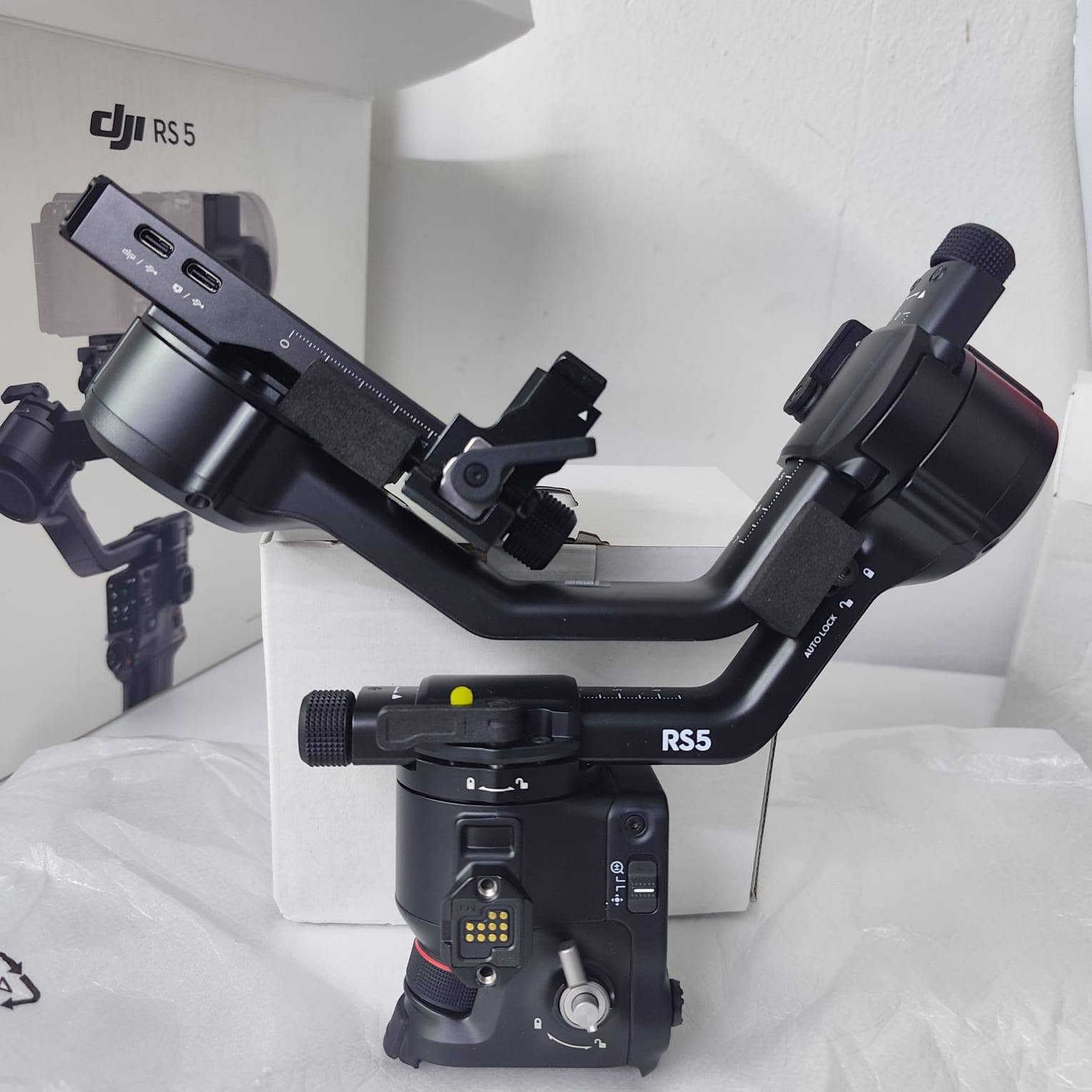 Dji Ronin rs5 رونين
شبة جديد فقط مفتوح من الباكيت طلعت بي مرتين فقط
مكفول كفالة عامة
نظافة 100٪
مكاني بصرة
***********

سعرة 650.000  الف 

سبب البيع اشتريت النسخة  Combo
