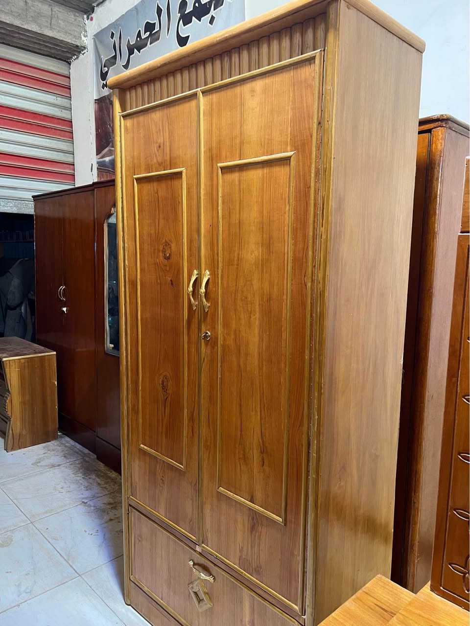 غرفه ام6صاج وجهين ام دنك مسرح حديث كامله نضافه فول سعرمليون ميسان العوفيه نهايه شارع سوك الاخضر مجمع الحمراني ***********
