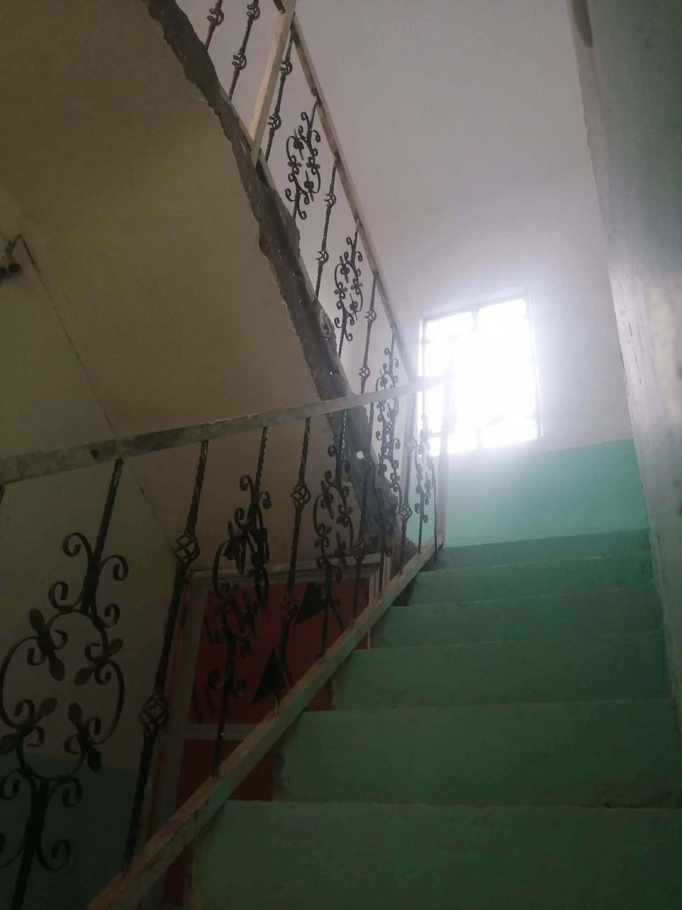 بيت للبيع/حي الفرات قرب ملعب بيت جفات مساحة 290م
السقف صب مسلح/أرضية سيراميك
السعر /45 مليون
للتواصل/***********
