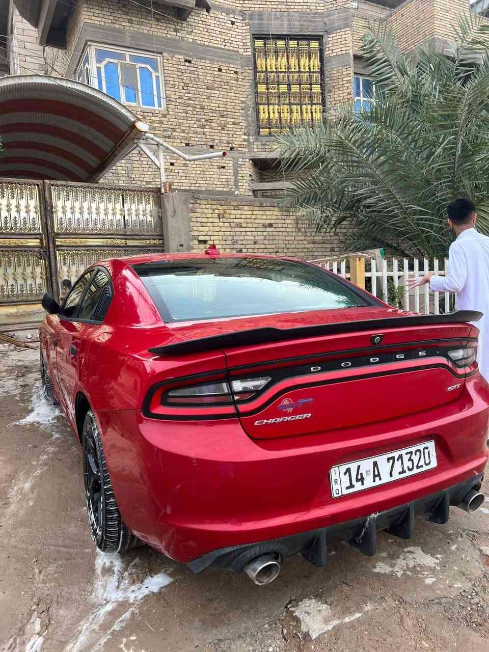 سلام عليكم
جارجر 2018للبيع 
السياره حادثها الجاملغ الامامي فقط 
رقم بصره السياره 
السعر 155
الاستفسار ***********
