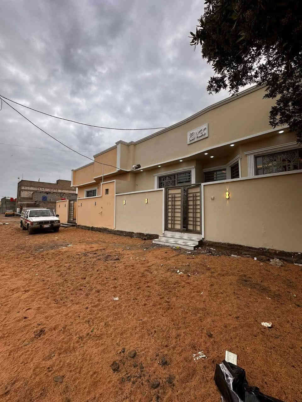 سلام عليكم دار سكن البيع
ابو الخصيب العوجه
***********

شارع المقيمين يبعد عن 

السايدين العوجه تغريبن 300متر

مكون من غرفتين وصالة ومطبخ وديوان

وحمامات داخلي وخارجي 

بناء حديث محد ساكن بيه

وفارق وجاهز السكن 
ومجاري الشط كبل 

ماطور وتانكيات وكيزر كامل 

من كلشي وكل الخدمات متوفره 

طابو زراعي عراقي 

المساحه 130متر

السعر 70وبي مجال بصيط

استفسار اتصل 

***********
