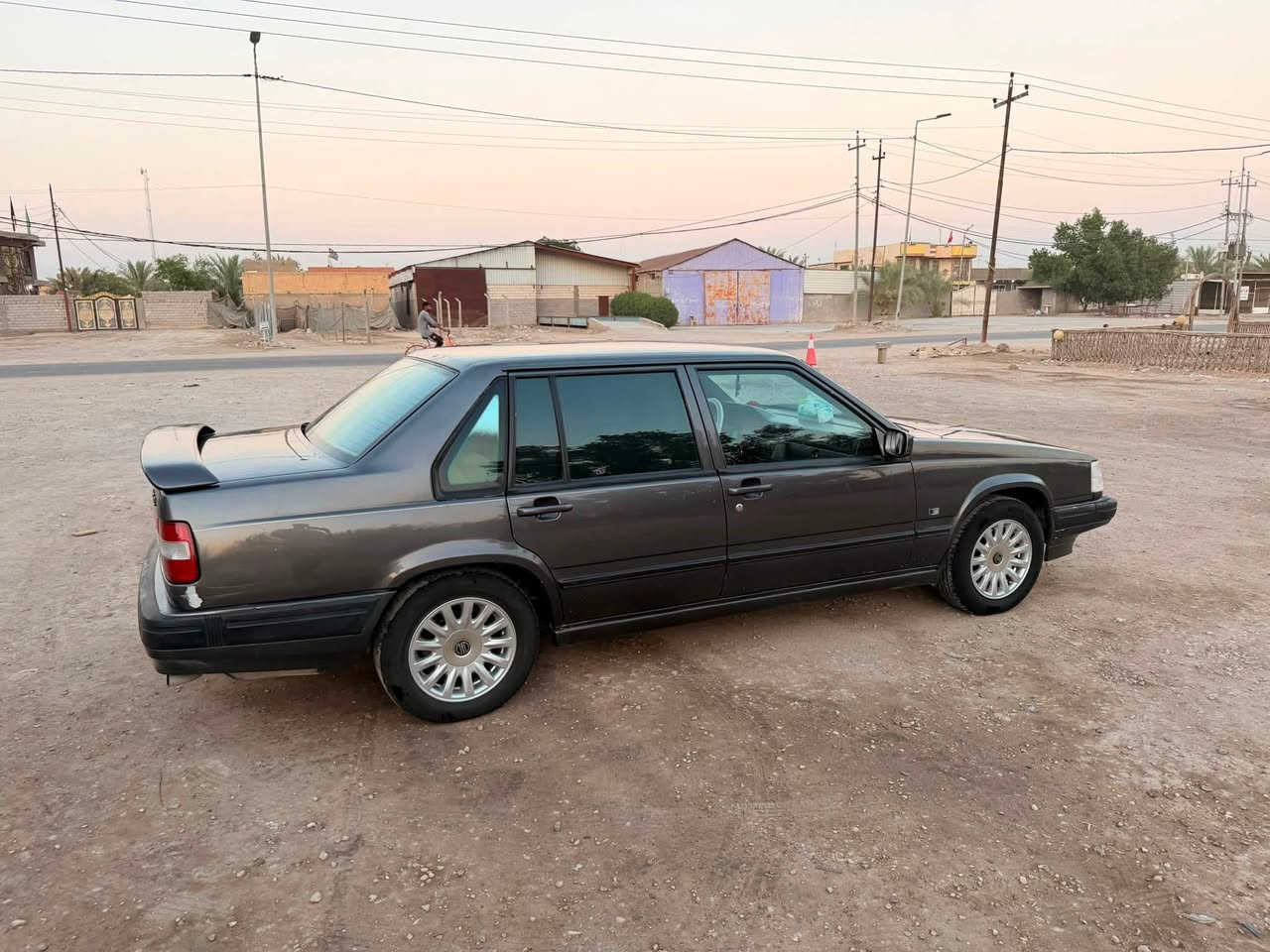 السلام عليكم سياره فالفوللبيع موديل96
 تبريد شغال حداديه تخم تاير 
مكينة حلوا صفر جاج 
المكان بابل كفل 
السعر 75 وبيه مجال 
رقم الهاتف 
***********
