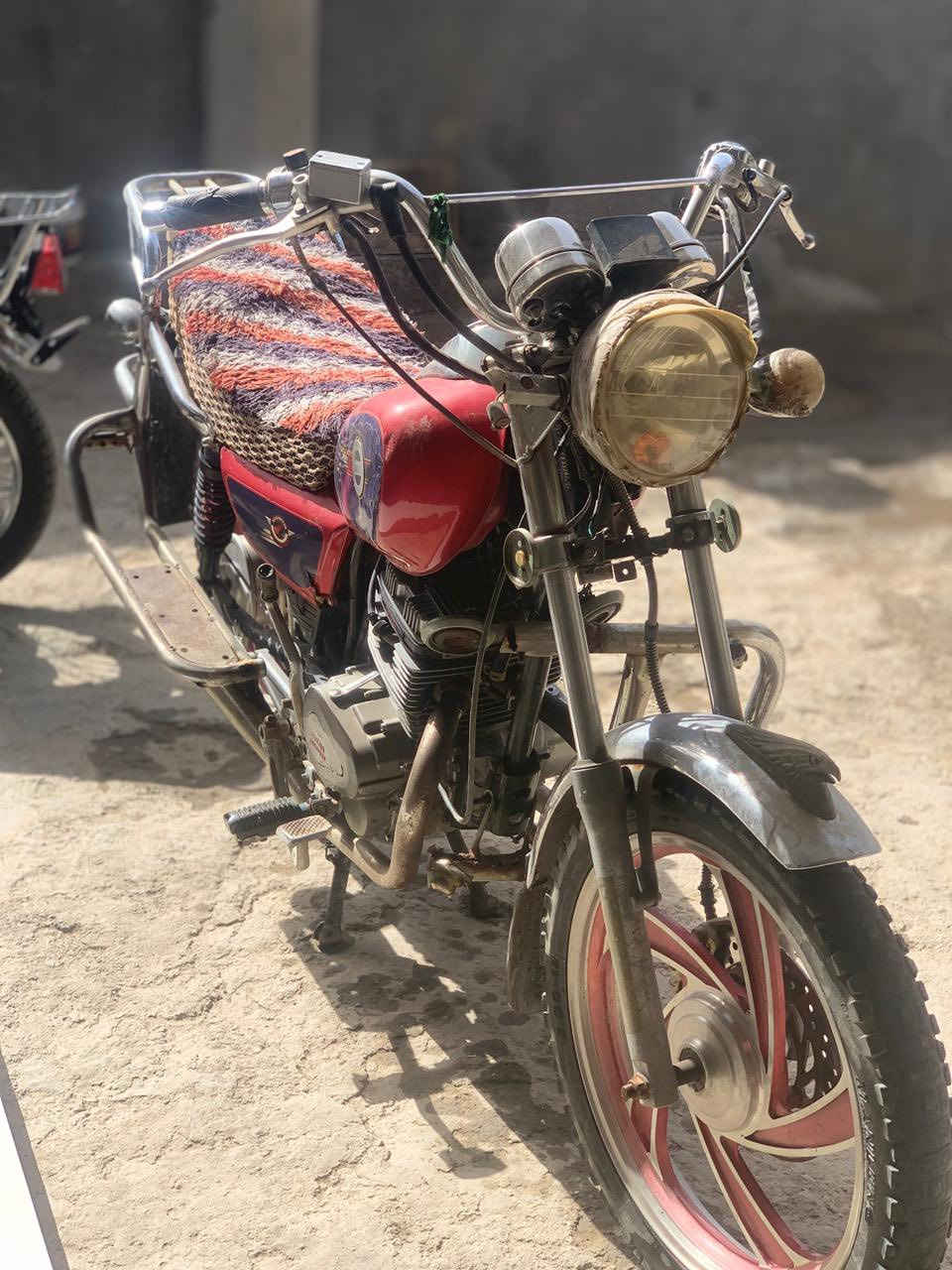 سلام عليكم جونده مديل 15 اوراق اصولي مكفوله  سعر 400وبيهً مجال مكاني حله مسيب ***********
