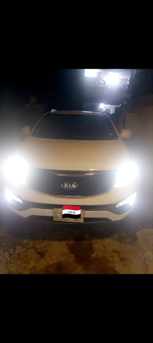 السلام عليكم 
سبورتج خليجي موديل ٢٠١٤ 
رقم بغداد مكينة ٢٠٠٠ .
مري شفط تحكمات ثلاجة بالجكمجة 
السيارة مكفولة من الصبغ ومكانها في بغداد/ابو غريب 
للتواصل ***********
