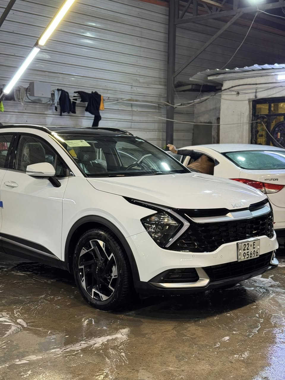 سلام عليكم سبورتج للبيع مديل 2024 فول فول موصفات للخير السياره كفاله عام عده تكيل كارت مكانين فقط باقي السياره كلهه كفاله رقم أربيل تحويل بشرط مكينه وكير كفاله السياره ما بيهه أين نقص على وضع الشركه 
موصفات السيار /
. فتحه سقف بنرامه 
. دخول ذكي 
. تشغيل عن بعد 
.مانع انزلاق
. تدفه بلكشنات 
. تدفه ستيرن 
. حساسات امامي
.حساسات خلفي 
.رادار جانبي 
. ليت امام إيل ايد دي
. كشنات جلد
. تحكم كشن كهربائي 
. صندوق كهربائي
وبعد بيهه هواي مواصفات  السياره ماشيه 37km سعر السياره 235 وبيه مجال بسيط مكاني بصره الحكيميه رقم الهاتف *********** 📞
