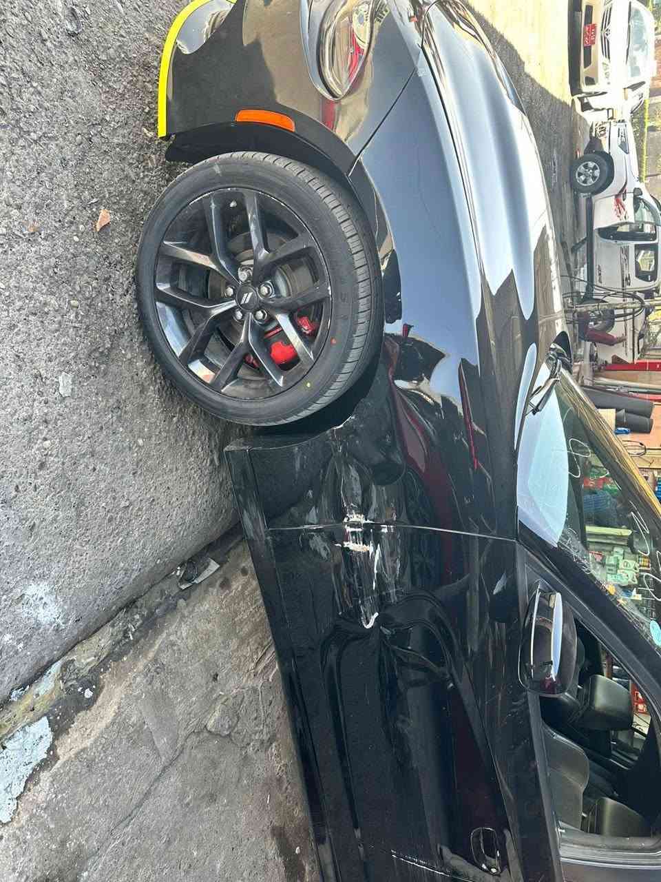 السلام عليكم
چارچر  GT plus موديل2023 حادث كما موضح بالصور بدون صبغ تكحيل كارت ع كد جاملغ والباب شويه والدعاميه الاماميه صبغ فقط
مواصفات:
رادار امامي
كشن حضن كنتارة
سقف روز رايز 
شاشه كبيرة
رادار امامي
كشن خزن
السيارة فول مواصفات ماعدا الفتحة
ماشية 44كيلو
السيارة ب اسمي تحويل مباشر
السيارة بدون اير باك
السعر 250
العنوان/الكرادة شارع الصناعة
الرقم/ ***********
