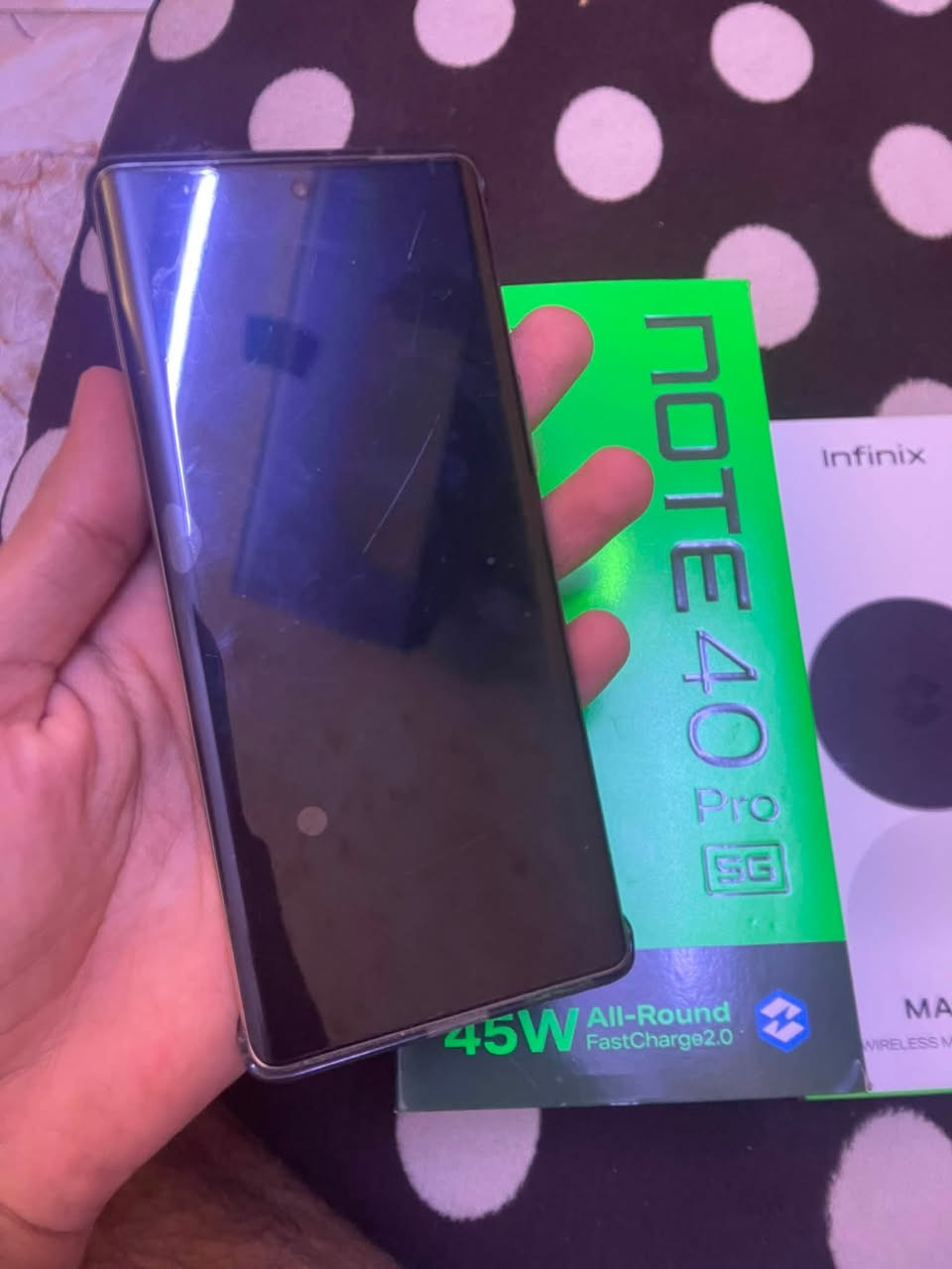 للبيع
Infinix Note 40 Pro 5G

الجهاز استعمال خفيف جداً ونظيف، بحالة ممتازة وما بي أي مشاكل، كلشي بي شغال 100%.

المواصفات:

* معالج Dimensity 7020
* ذاكرة 256GB
* رام 8GB + 5GB توسعة
* شاشة AMOLED بدقة FHD+ ومعدل تحديث 120Hz
* كاميرا رئيسية 108MP
* كاميرا أمامية 32MP
* بطارية 5000mAh
* شحن سريع 70W
* سماعات JBL
* يدعم الشحن اللاسلكي المغناطيسي (MagPad)

المرفقات:

* الكارتون الأصلي
* جميع الملحقات الأصلية
* MagPad للشحن المغناطيسي
* كفر حماية

الجهاز استعمال شخصي لفترة قصيرة جداً، والبيع لغرض التبديل أو الحاجة.

للاستفسار:
***********
