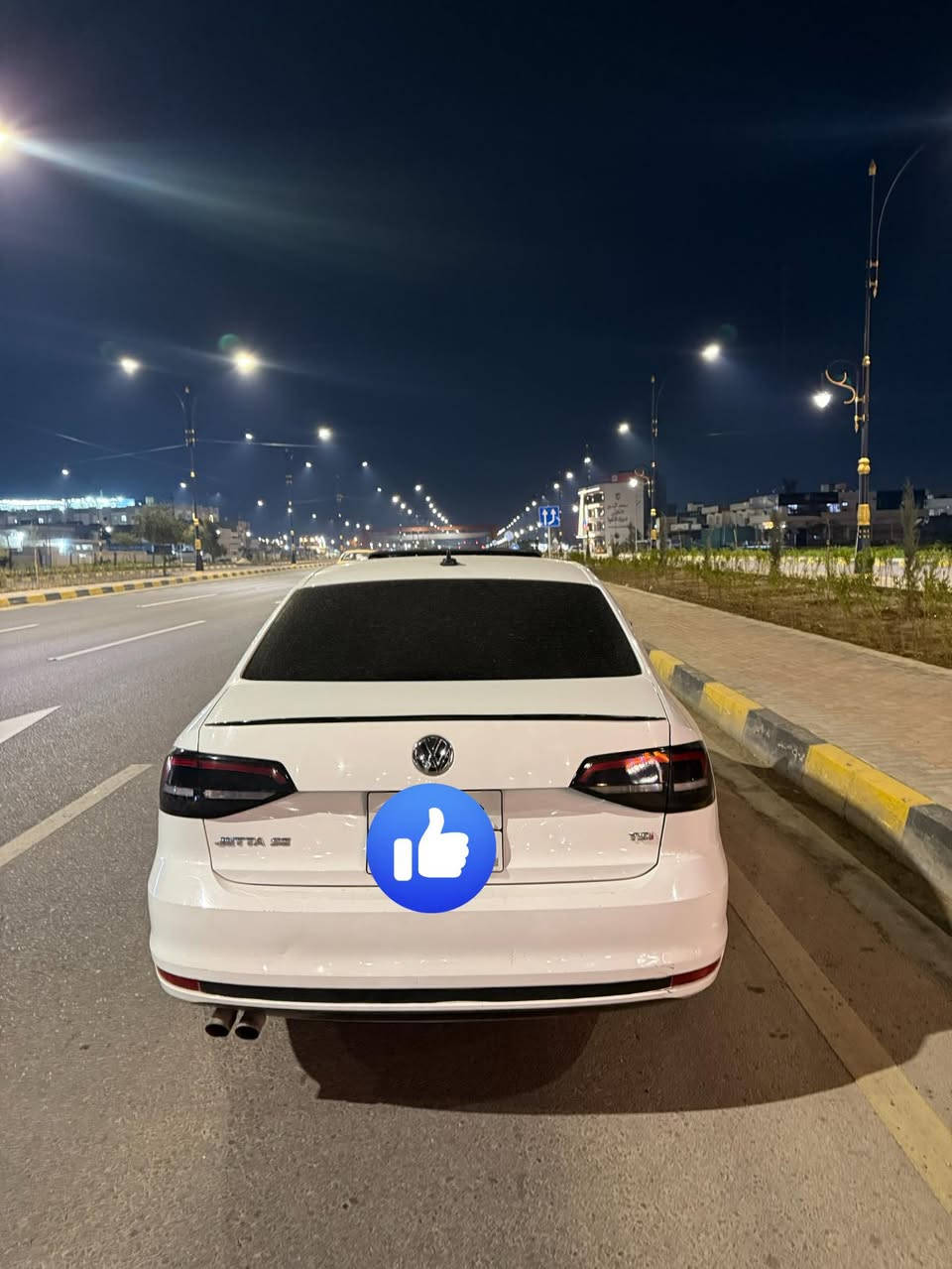 🚘🔥 Volkswagen Jetta GLI 2017 🔥🚘
━━━━━━━━━━━━━━━━━━

🔹 الموديل: 2017⚡
🔹 الممشى: 109 ألف ميل

━━━━━━━━━━━━━━━━━━
💎 المواصفات والتجهيزات:

✔️ فتحة سقف 🌤️
✔️ بصمة تشغيل + دخول ذكي 🔑
✔️ شاشة كبيرة + Apple CarPlay 📱
✔️ كاميرا خلفية + حساسات أمامية وخلفية 🚨
✔️ مراقبة النقطة العمياء
✔️ نظام فرملة طوارئ
✔️ تدفئة + تبريد مقاعد ❄️🔥
✔️ لوحة قيادة رقمية
✔️ إنارة محيطية داخلية ✨
✔️ مصابيح زينون +
رادار جانبي
كشنات جلد وتدفه
محرك وكير بشرط 
شرط التحويل رقم دهوك
ضرر بوند وربع جاملغ بدون دواخل 
سعرها ١٣٥ وبيها مجال عليها غرامه تنزل من السعر
***********
