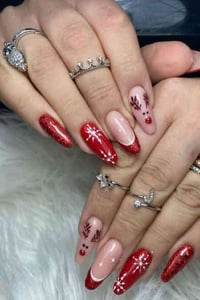 💅✨ ابدئي السنة الجديدة بأظافر تحكي عن أناقتك! دللي نفسك بأجمل الألوان ...