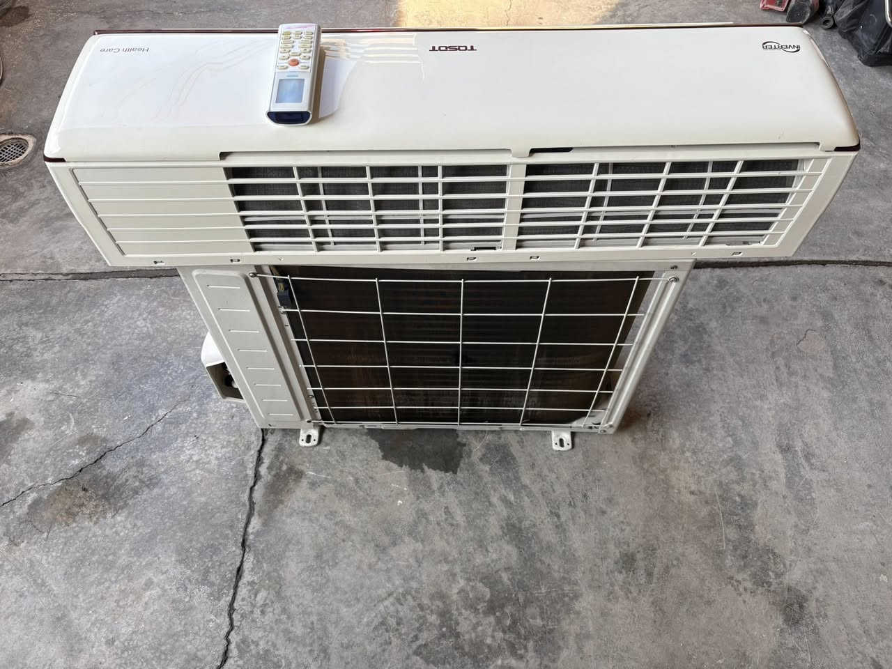 سلام عليكم
سبلت توسوت 1 طن انفرتر
 يشتغل على المولده 3 أمبير حار بارد
 غاز 410 
جهاز بلادي ممصلح غازه مقفل 
جدا نضيف ضمان 15 يوم
السعر ٣٢٥ الف
بغداد حي الجامعه ***********
