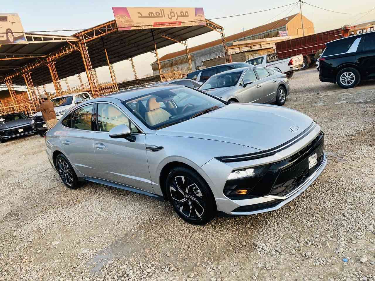 #يالله هونداي سوناتا موديل 2024 
دخول جديد مرقم مثني شهداء وكاله 
عامه بسم المشتري الضرر تبديل بنيد 
فقط والباقي مكفول بدون عابر شواصي 
لغود كفاله حجر بيه رادار مكفول موصفات 
سبورت فول بصمه داخل ابيض ماشيه 18 
الـسعر 183$ مـوجوده المثني الرميثيه 
تـفاصيل واتـساب (***********)
