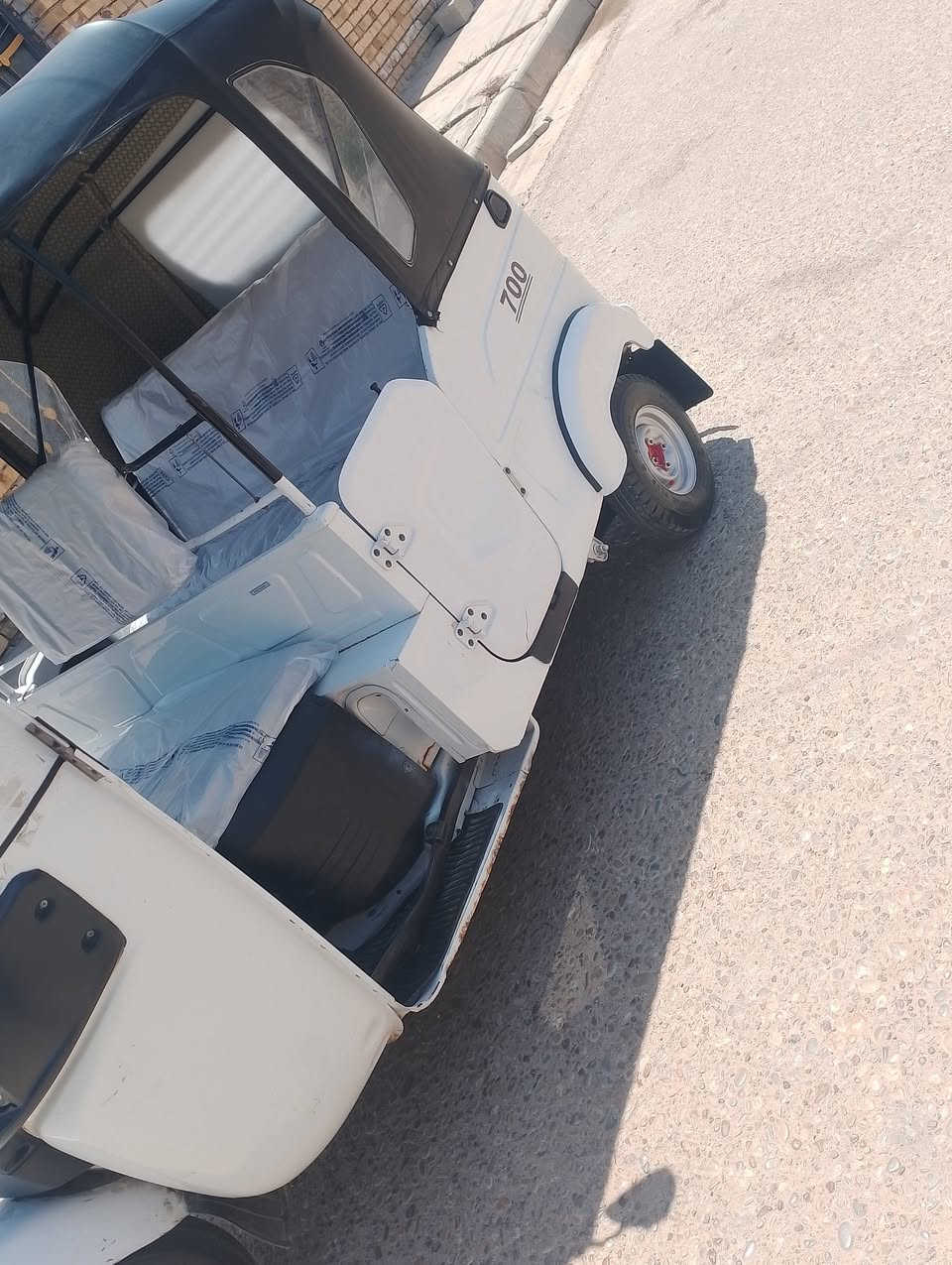 السلام عليكم تكتك البيع موديل 21 ،،، رقم ،، وسنويه ،،،، الكشره مكفواله من الصبغ والمعجون ،،،، هاذ رقم راعيه ،،، ***********،،، التكتك جاهزه من كلشي ،،،،
