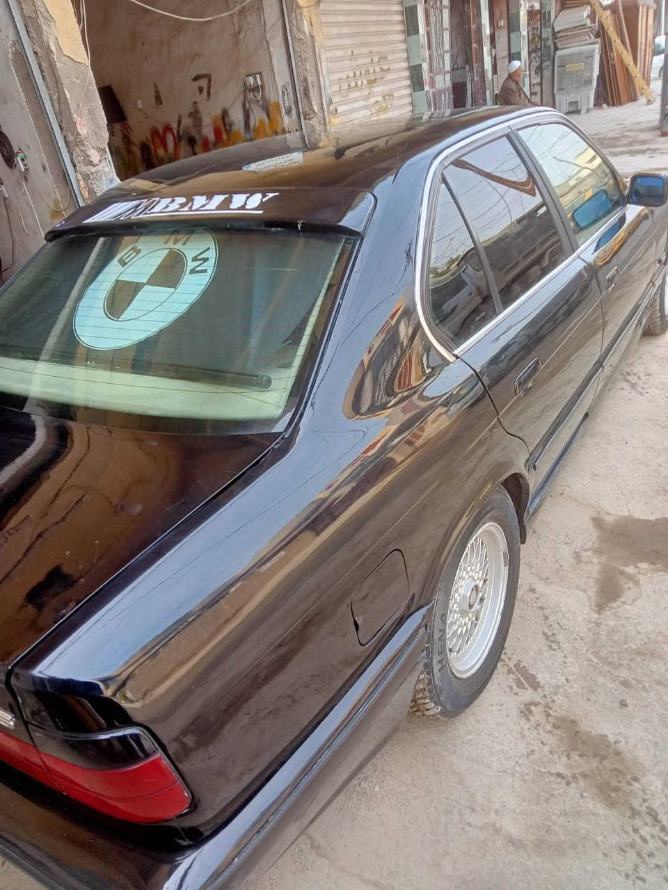 السلام عليكم اخويه بي ام 502 للبيع مكينه امسكر فانوص كشنات جلد كهربائي تبريد ثلج خير  من الله اسلايت شغال السعر 58 العنوان بغداد لامين الثانيه ***********
