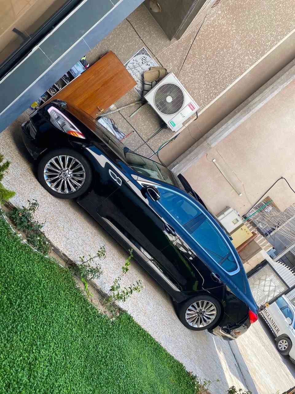 السلام عليكم

للبيع فقط

KIA K900 2015

كيا كورس ٢٠١٥ فول مواصفات للأخير 1/1

وارد امريكي 

ماشية 102,000 mi ميل

محرك 8 سلندر  GDI 5.0 CC ✈️✈️

كير 8 نمر

سقف زجاج بالكامل(فتحة سقف بانوراما)

4 أبواب بصمة + بصمة تشغيل

صندوق كهربائي وشفط

تحكم ستيرن جهتين

شاشة جبيرة

ماوس تحكم بالشاشة

كشنات جلد + تدفئة وتبريد المقاعد والستيرن

كشنات كهرباء 4 حركات

كشنات خزن ميموري 

4 جام اوتو 

برده خلفية كهربائية + بردات الابواب الخلفية

3 قطع تبريد

اشاير بالمري

ويل حجم 19 كروم

سايد بريك كهربائي

اوتو هولد

درايف مود

تحديد مسار

قارئ اقراص 

بكلايت لد / لايت زينون

🔴🔴 السيارة وارد امريكي وحادثها جاملغ وشويه من البنيد بدون اي دواخل

🔴 3 قطع صبغ 

🔴 البنيد نفسه مصلح ومصبوغ  والجاملغ نفسه بس مصبوغ
 🔴 وصار عندي هنا بالعراق طخة بسيطة باب السكن صار بي بارد وانصبغ

الباقي مثل مموضح بالسونار  

السعر /🔴 134 بيها مجال 

مكاني بغداد الامين الثانية

للأستفسار ***********
