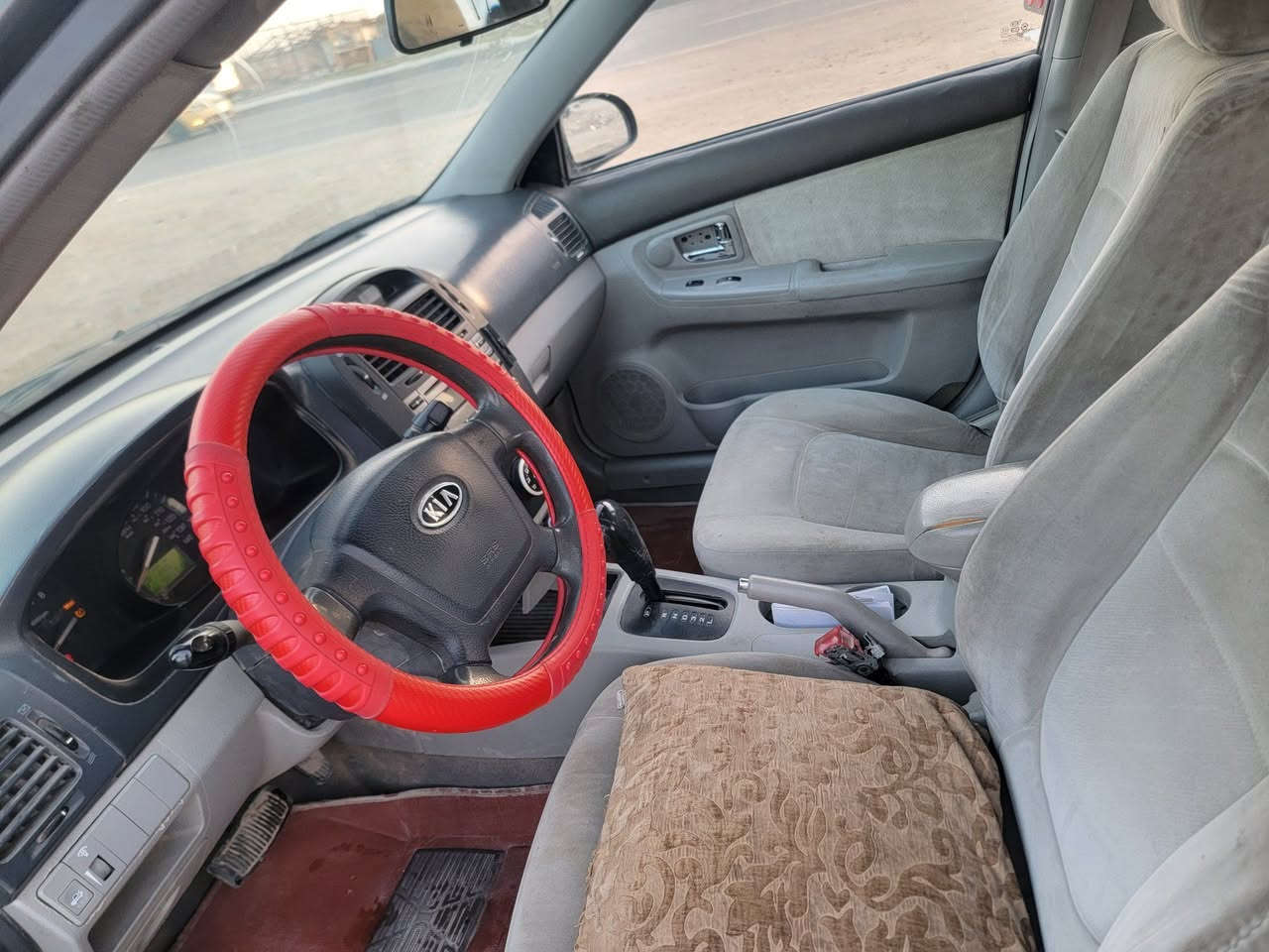 السلام عليكم  سبكتره موديل 8 صبغ البابين جهت السائق والجاملغ الخلفي  مكاني بالحله كير ومكينه وحداديه جديده حلوه ومال جناي السياره رقم بغداد تحويل مباشر بسمك  مكان السياره حله  شارع 60 
***********
