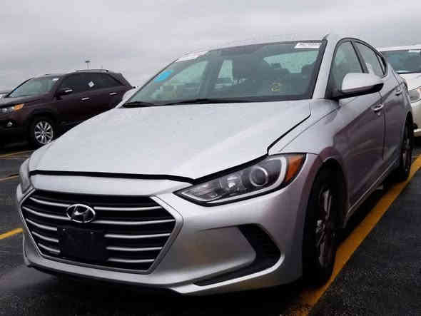 السلام عليكم السياره راعيه متوفي والورثه حاضرين كلهم موجودين المعامله على اليشتري كوني ملتزم بعمل وكل شي بحسابه الاستفسار  والتفاصيل الأكثر  اتصل على هذا الرقم  
***********

متوفر واتساب
