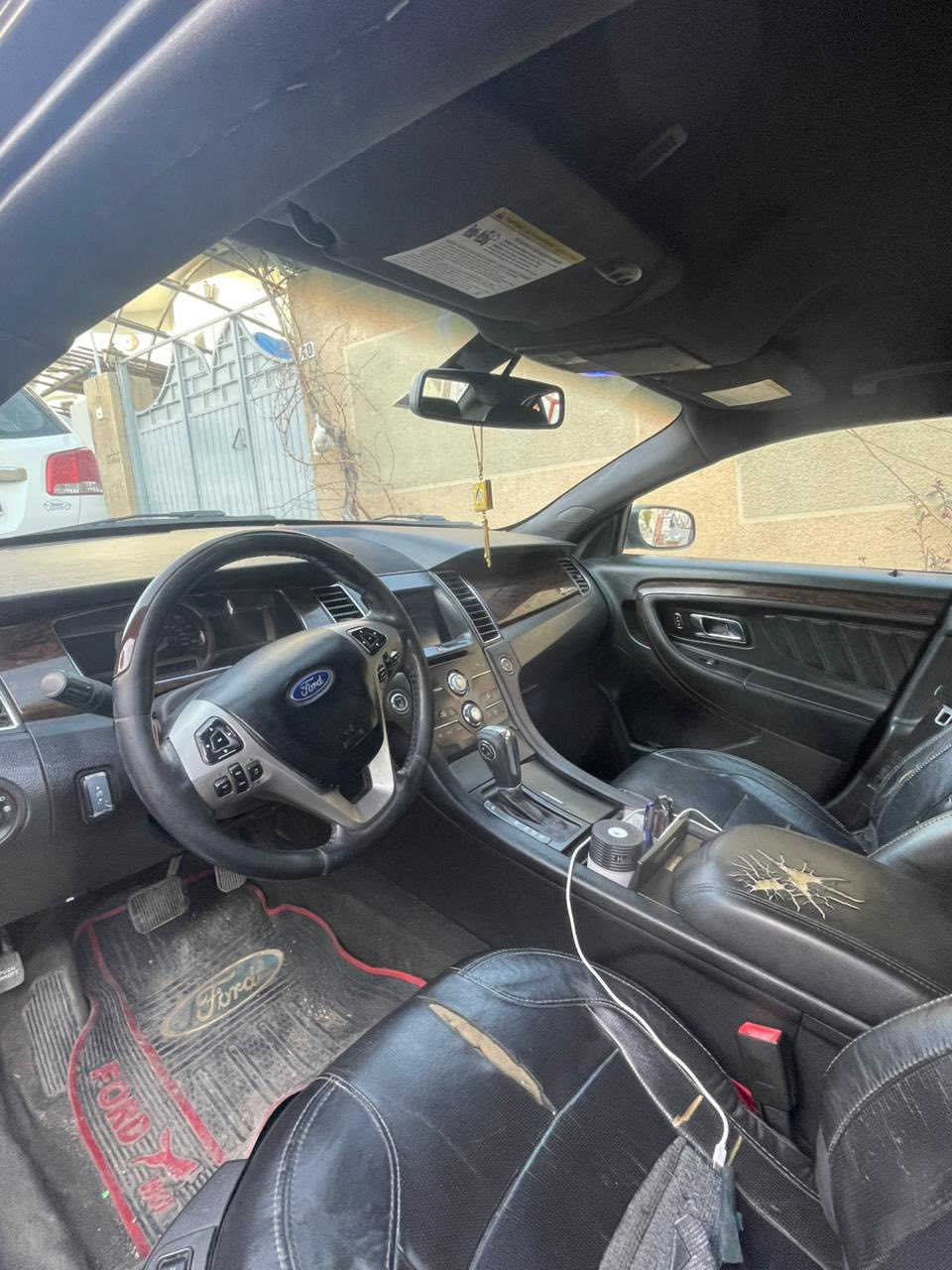 السلام عليكم 
فورد تورس موديل 2014 SEL  
بصمة
شاشة كبيرة
حساسات
كشنات تدفئة تبريد 
صبغ 3 قطع بارد + إيرباك ستيرن و بردة سايق + السيارة فاطرة بستم 
مكان السيارة سليمانية سعرها 80$ ورقة و بيها مجال للشراي تحويل موجود رقم السيارة بغداد مشروع وطني 
***********متواجد واتساب
