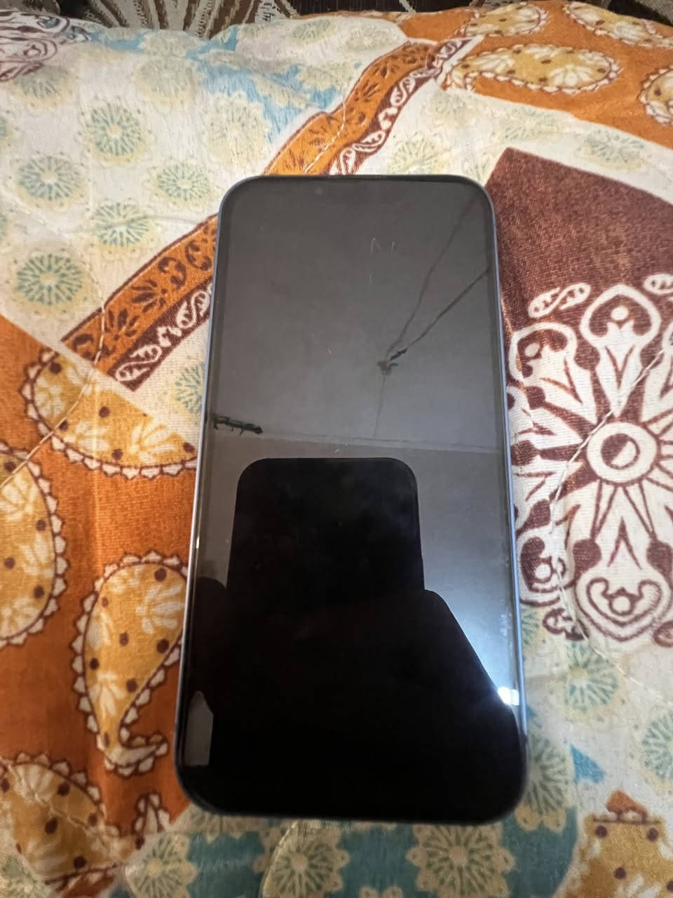 سلام عليكم ايفون13عاد ذاكره128بطاريه76جهاز مكفول اي خلل مابي شرط فحص شراي خاص سعر400بي مجال مكاني ناصريه حي سومر ***********
