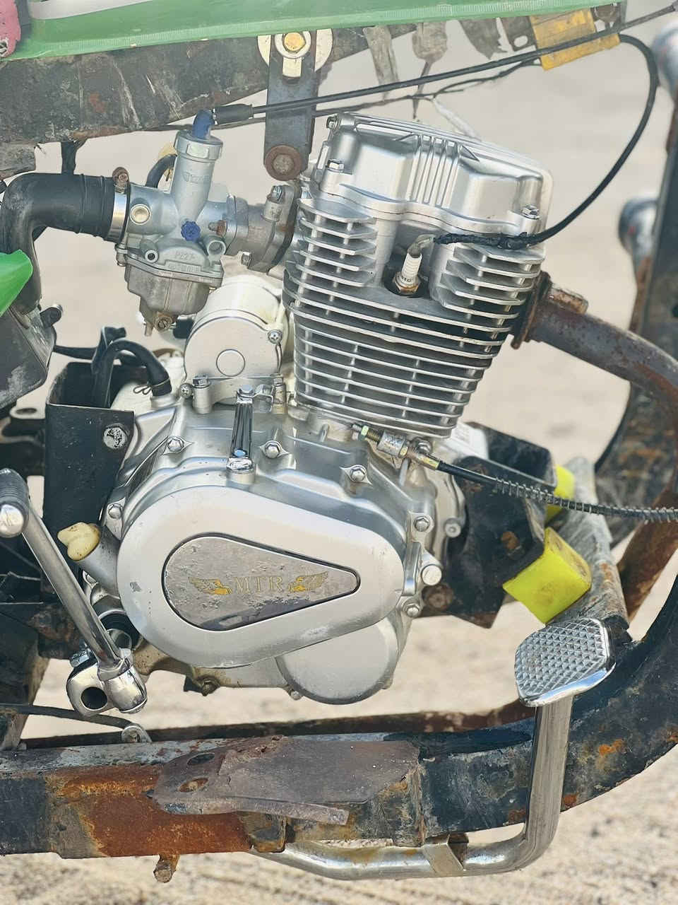 سلام عليكم ستوته للبيع امتيأر أدوات   مكينه نضيفه ما مفتوحه بس بيه خيط تبخير اكسن لطش تواير ويلات سايبه ستوته مرتبه  وجديده مكاني خور زبير سعر 600وبيه مجال رقم تواصل 0781756216ك
