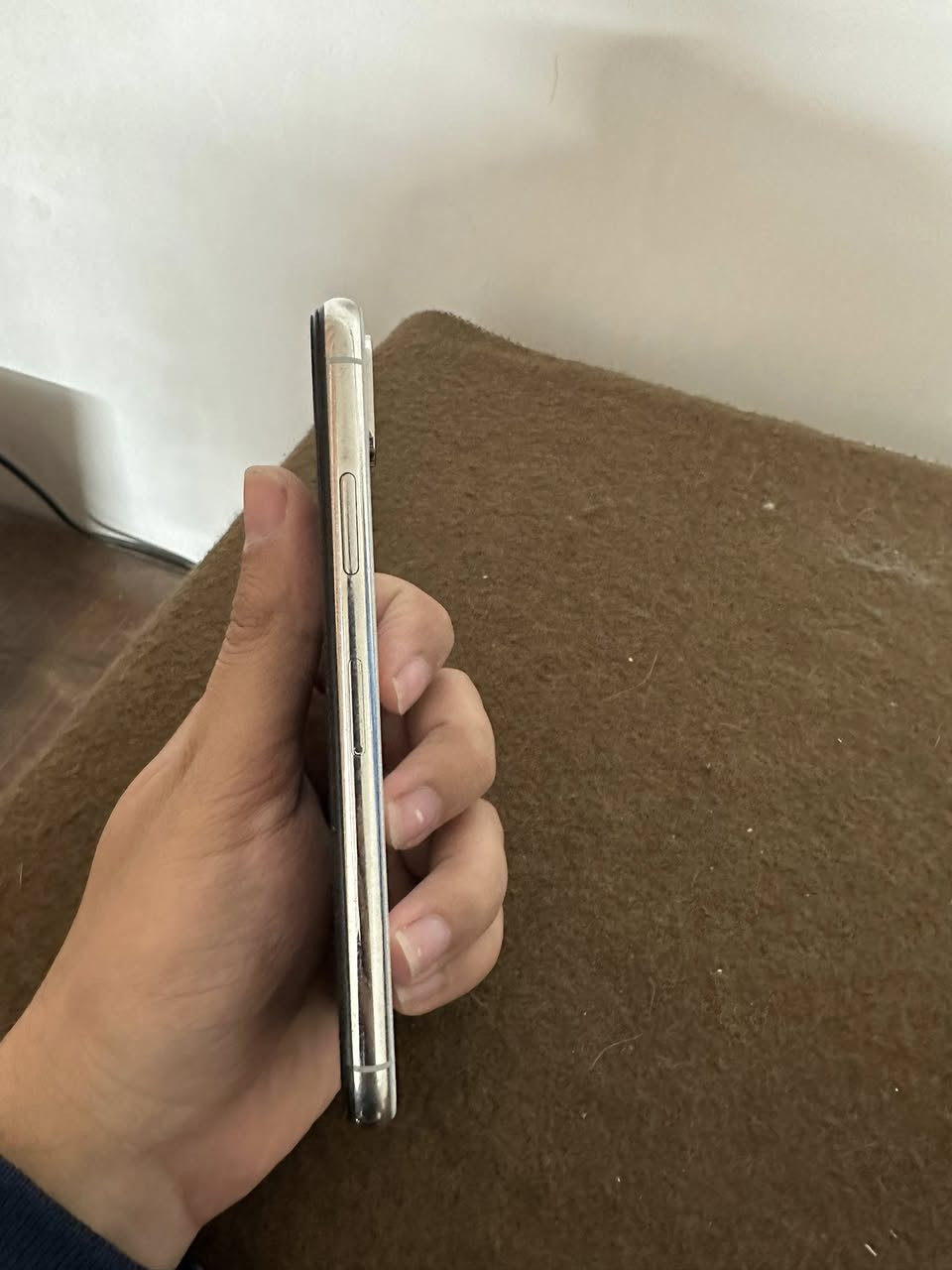 السلام عليكم للبيع ايفون x ماستر شرق اوسط ذاكرة ٦٤ مبدل بطارية قبل شهر تقرة ١٠٠ وشاشة اصلية الجهاز كلشي بي شغال صوت وسبيكر وشحن يخبل وحاليا داستخدمة رايدة ٢٠٠ وبي مجال مكاني بغداد الحرية ***********
