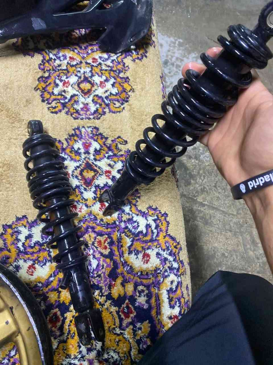 غراض سكنس فحل بلادي اصلي
ويل ذهبي بلادي نقص بس فلنجه 
ب15

دبلات خلفي بلادي ب15

سبعه مال فحل كلشي مابيها ب10

كلج خلفي كامل مال 140 
ب20

شلعه كامله ب50 
***********
