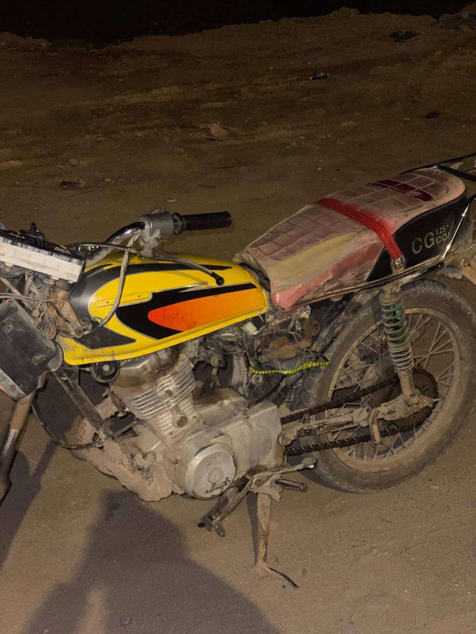 سلام عليكم دراجه ايراني شاصي سكنر تجفيت جديد يرادلها كشن وتانكي ترجع جديده حته كاور بدلت بيها هسه بس قبق الكلچات يذب دهن يرادله كازكيت للبيع ب350 تواصل واتساب ***********
