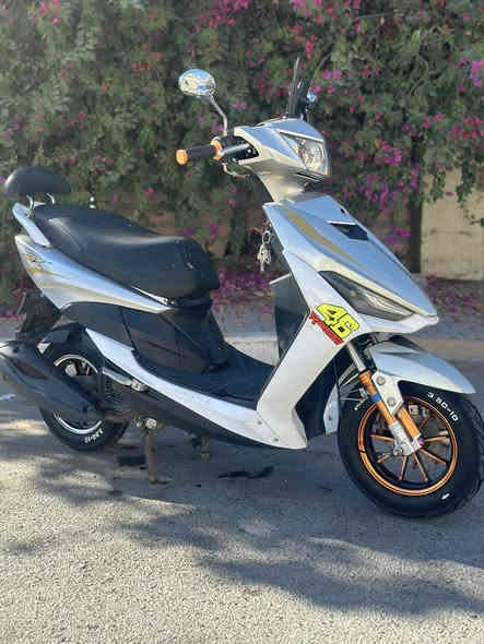 ماكس FS كامله مكمله من كل النواحي
كهربائيات كامله 
تشغيل عن بعد 
جوزه بلاد
معدل ١٠٠
جمبزه بعد ضايف عليها
المحرك مكفول فول الفول 
برغي ما مفتوح بيها 
محركها ياباني تك دبل 
البريكات المامي دسك عمبار
الخلفي بانز 
بيها ملاحضات بسيطه كلش 
مثد ما موضح كدامك السعر ٦٠٠ وبيها مجال 
تعال وجيب فيتر وياك وبيك خير وتدلل
مكان ديالى خانقين ناحية السعديه 
تواصل خاص واتساب او تصل ع الرقم 
***********
