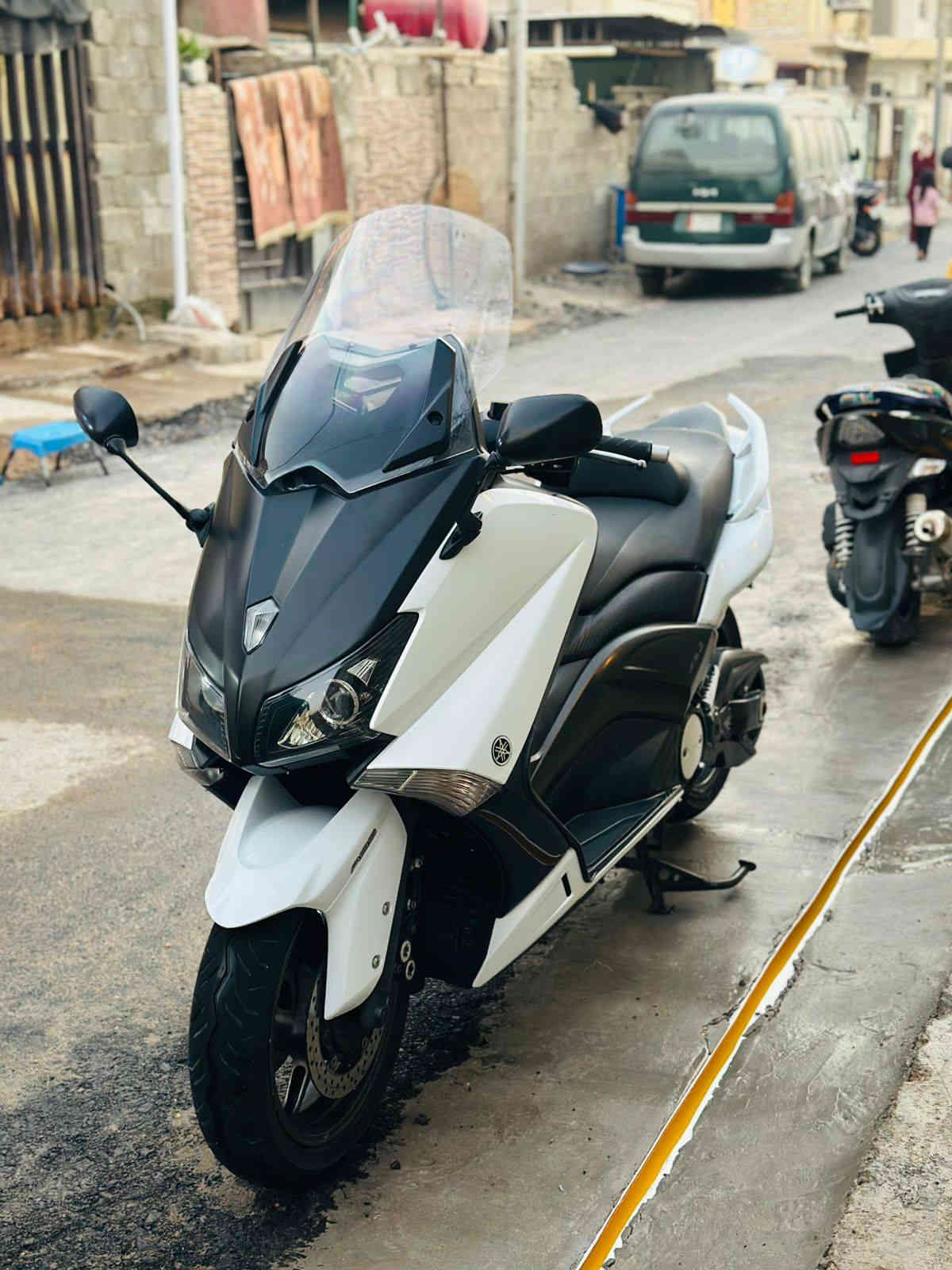 السلام عليكم
TMAX 2014   530
دراجة بحالت الوكاله مكفوله كفالة عامله من كلشي دشبول احمر يعنى وارد ياباني
ماشيه ٣٠لف
سويجين اي بي اس
مكاني بغداد الزعفرانيه راقم ***********
السعر ٤٦ وبيها مجال بصيط
