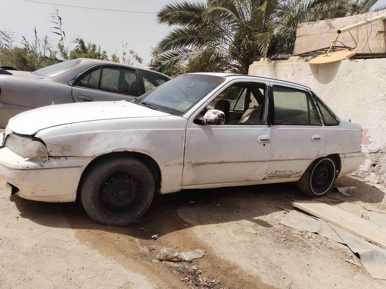 دايو سلو مديل ٩٤ شغاله السيارة مكينه بيها خيط تبخير كير جديد حداديه حلوه تخم تاير نضيف رقم واسط لماني مكفوله عن طلب عشاير وسرقه فقط السعر ٩ ورقات مكاني نجف رقم الهاتف ***********
