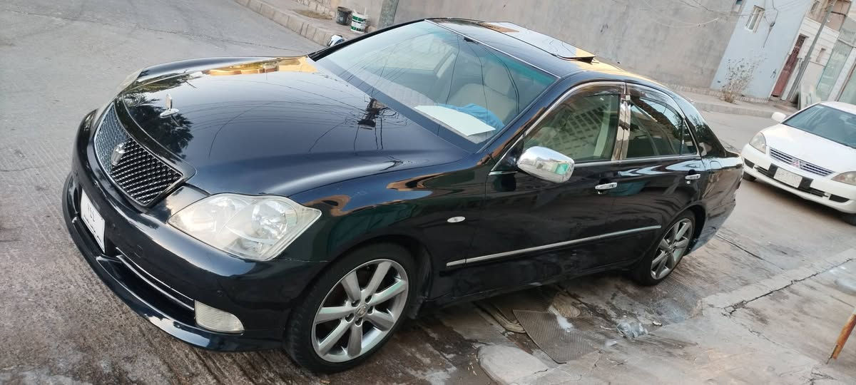 بەناوی خوای گەورە ئەم شاهینەبۆفڕۆشتن مۆدیل2005رەنگی نیلی تۆخە وەک ڕەش دەرئەکەوێت زۆرجوانەسەیارەڕۆیالەخۆم کردوومەبەئسبۆرد ویل دینگەی ئستیل جوارتایەی لوکی لەژێرە بەردەموودوای حاسەیە تەبریت مەرکەزیە سەلاجەیە ئسبۆرتە کێجی 260 دەسکی ئیشارەتی بۆکۆراوەوەک لای خۆمان کیری مەکینەی بێ عەیبە کەمی دووگەلی هەیە 82موس جگەلەمووسەکانی سێ بارجەبۆیاخەسعری58 شوین کەلار گەرمووشتەری نیت سەرمان مەئیشێنەلەگەڵ ڕێزم 
ژم***********

